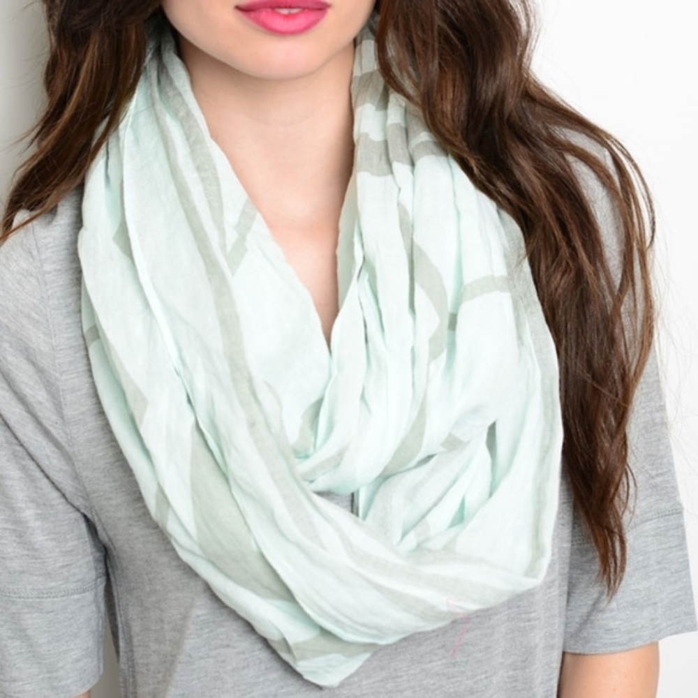 Sale 🏷️NWT Mint Green Infinity Scarf